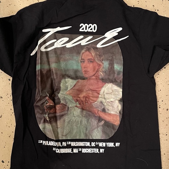 Iconic Caroline Vreeland tour 2020 tee - Picture 1 of 3